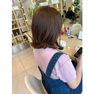 グレージュ×外ハネボブ