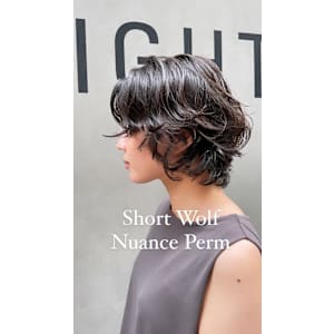 約ネバのエマ風　ショートニュアンスパーマ