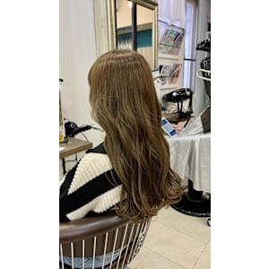 オリーブベージュ