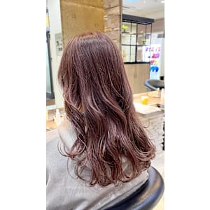 ピンクベージュ