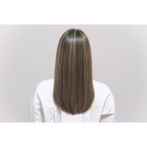 髪質改善ツヤサラロングヘア