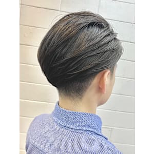 大人メンズ刈り上げツーブロック前下がりボーイッシュショート