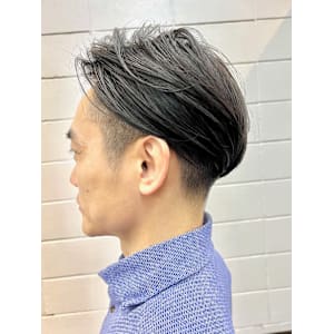 大人メンズ前下がり刈り上げツーブロックボーイッシュショート