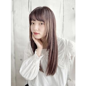 ツヤ感ピンクのナチュラルストレート