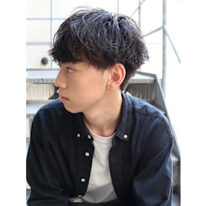 ニュアンスパーマ　マッシュ　爽やか　黒髪　メンズパーマ