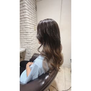 グラデーションカラー♪【ケアブリーチ　髪質改善】