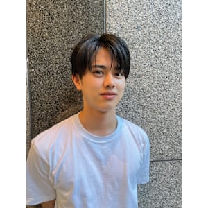 【韓国】コンマバング+センターパートで毛流れを作るカット