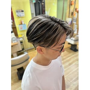 メンズニュアンスショートハイライトカラーデザイン