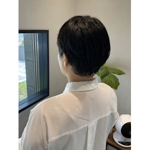 パーマ風ショートスタイル