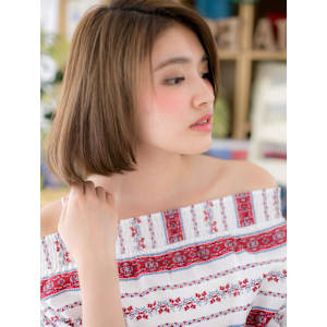 インナーカラー前下がり小顔切りっぱなしボブ　カーキベージュ