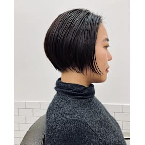 前下がりショートボブスタイル