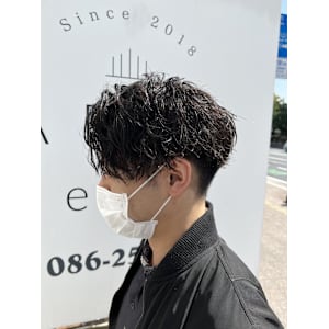 センターパート×ツイストスパイラル