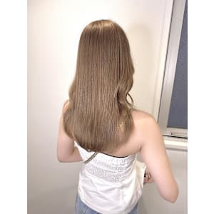 キャラメルベージュ