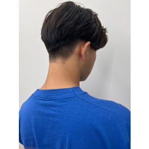 爽やか センターパート 黒髪 刈り上げ メンズカット - MEN'S SALON SOLEIL by alfRed【メンズサロンソレイユ バイアルフレッド】掲載中