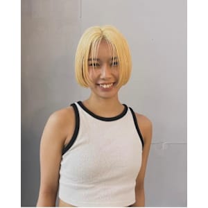 ステップボーンカットハイトーンスタイル