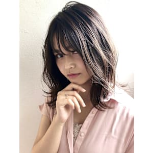 ナチュラル暗髪　ミディアムレイヤーStyle