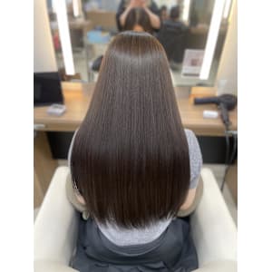 透明感あるオリーブブラウン