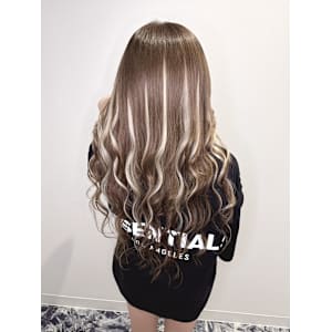 ブラウンベージュ×ハイライト