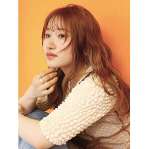 顔周りレイヤー ウェーブ巻きアレンジ ベージュカラー