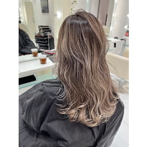 【SOHO NEWYORK銀座】ハイライトバレイヤージュ