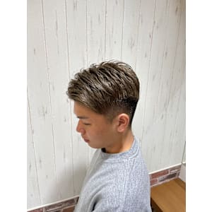 ツーブロック短髪ショート