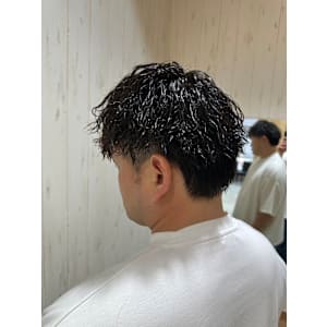 ツーブロック短髪ツイスパ