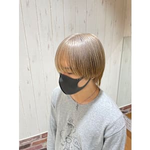 グレージュ×メンズ