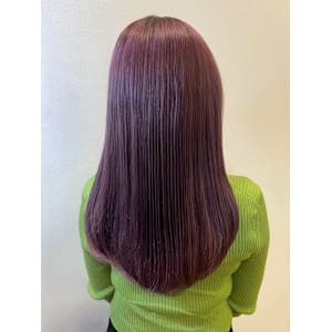 ラベンダーアッシュ ハイトーン ストレートヘア