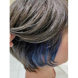 《脱白髪染め》ショート×ブルーイヤリングカラー【我孫子】 - AVENIR 我孫子店【アブニールアビコテン】掲載中