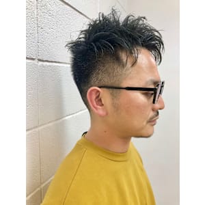 大人メンズ個性的でかっこいいツーブロックスパイキーショート