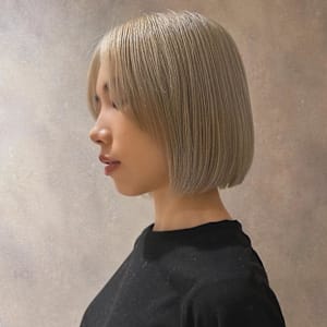 抜きっぱなしブロンド 切りっぱなしボブ
