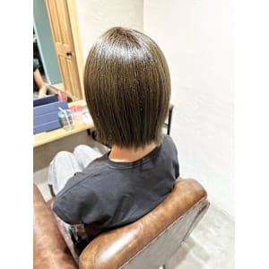 オリーブグレージュ　ボブ