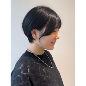大人ショートショートスタイル/耳掛けショート/サイドバング