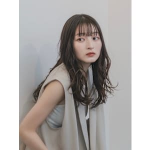 暗めカラーグレージュくすみブルーニュアンスカール薄めバンク