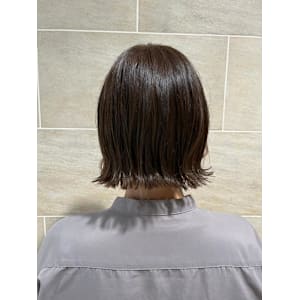 20代30代大人可愛い小顔ショートカット外ハネボブ