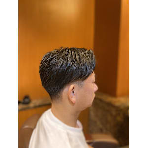 サイドが収まる ツーブロック 理容室