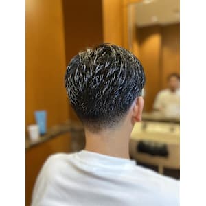 サイドが収まる ツーブロック 理容室