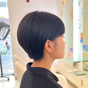 襟足スッキリショートヘア♬