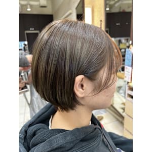 ショートボブ