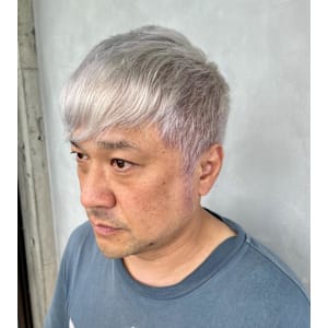 ホワイトカラー/ホワイトブリーチ/白髪ぼかしブリーチ - Aco【アコ】掲載中