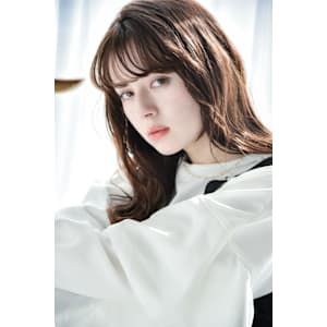 美髪オリーブベージュデザインカラーレイヤーカットウェットヘア