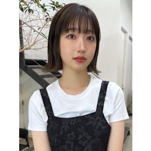 ダブルカラー グレージュ 外ハネボブ フルバング