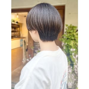 ショート　顔周りカット　ブラウンベージュ　30代40代　艶感