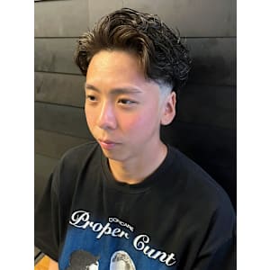 ナチュラルパーマ ダウンパーマ オールバック スキンフェード