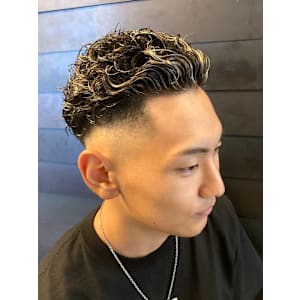 スキンフェード オールバック パーマ シルバーメッシュ