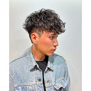横浜スペインカールメンズパーママッシュツーブロックパーマヘア