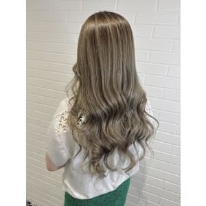 アッシュベージュ