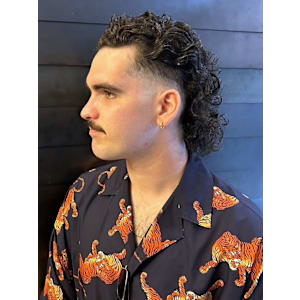 スペインカール ハードパーマ オールバック ツーブロック