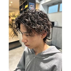 センターパートウルフ/ツイストスパイラルパーマ/無造作
