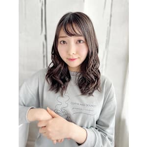 透け感バングの大人ミックスカール